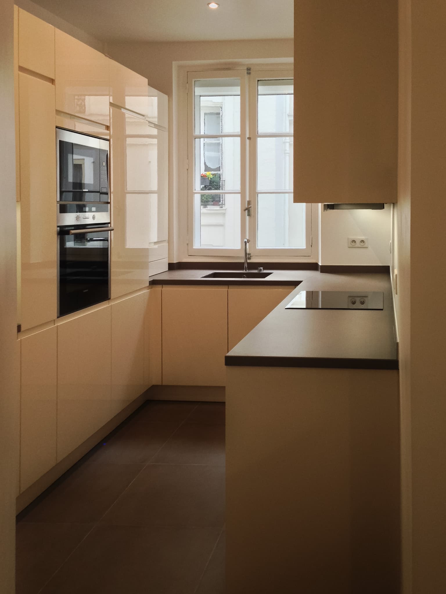 Derrière la façade haussmannienne