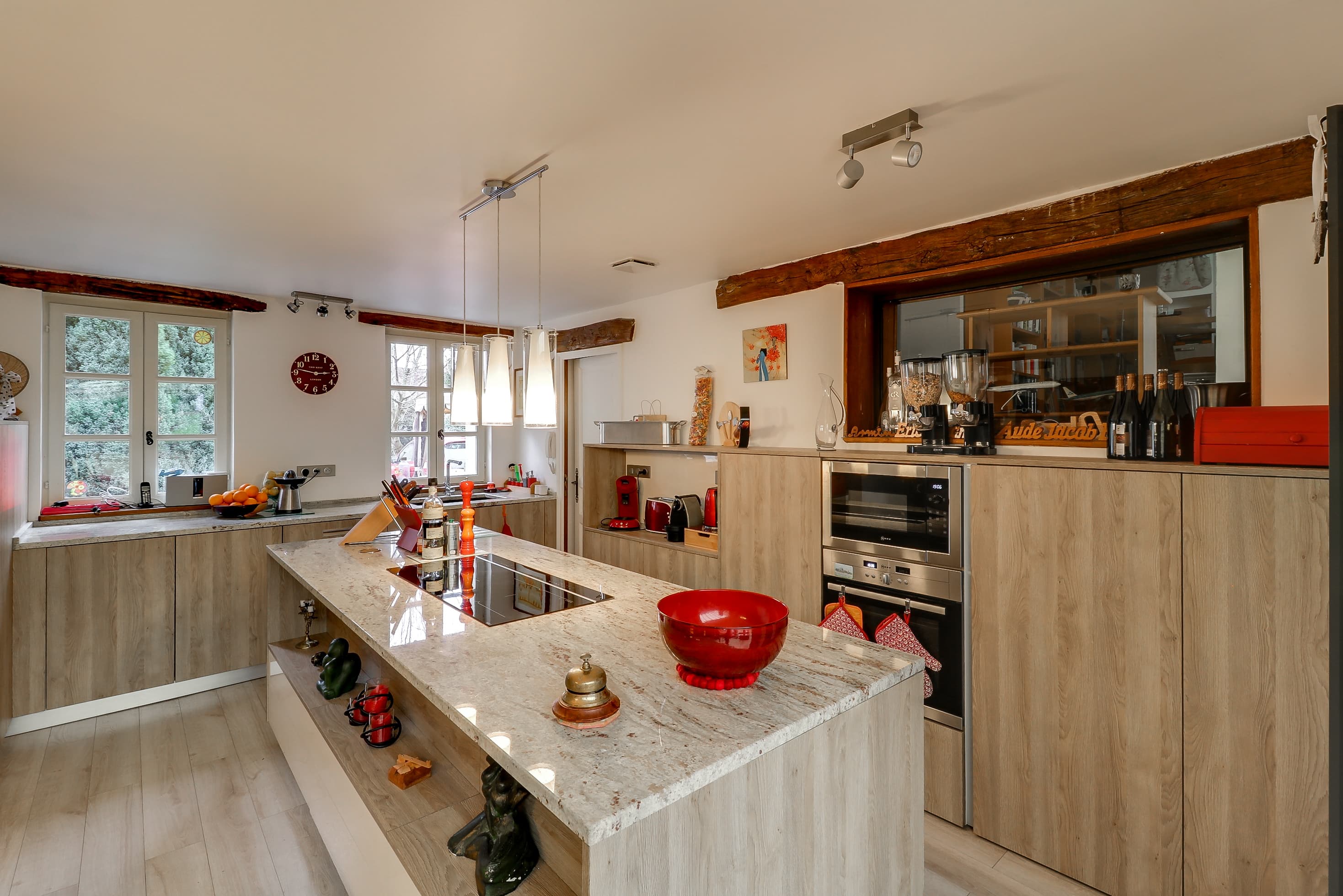 Sable chaud, pierre blanche